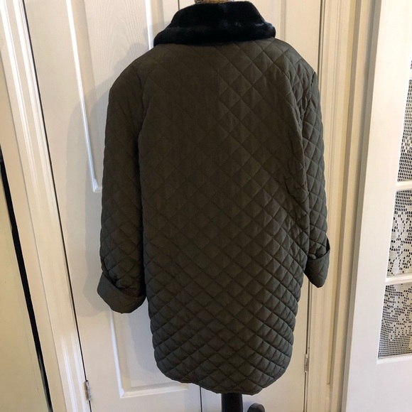 Vintage Lisa Fashion  Doable breasted quilted Coat made in Canada Toronto 🇨🇦 - Picture 3 of 15